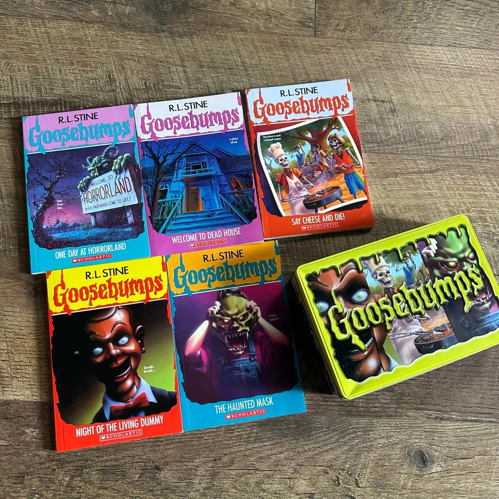 Collectors Scholastic Goosebumps Book Set with metal tin